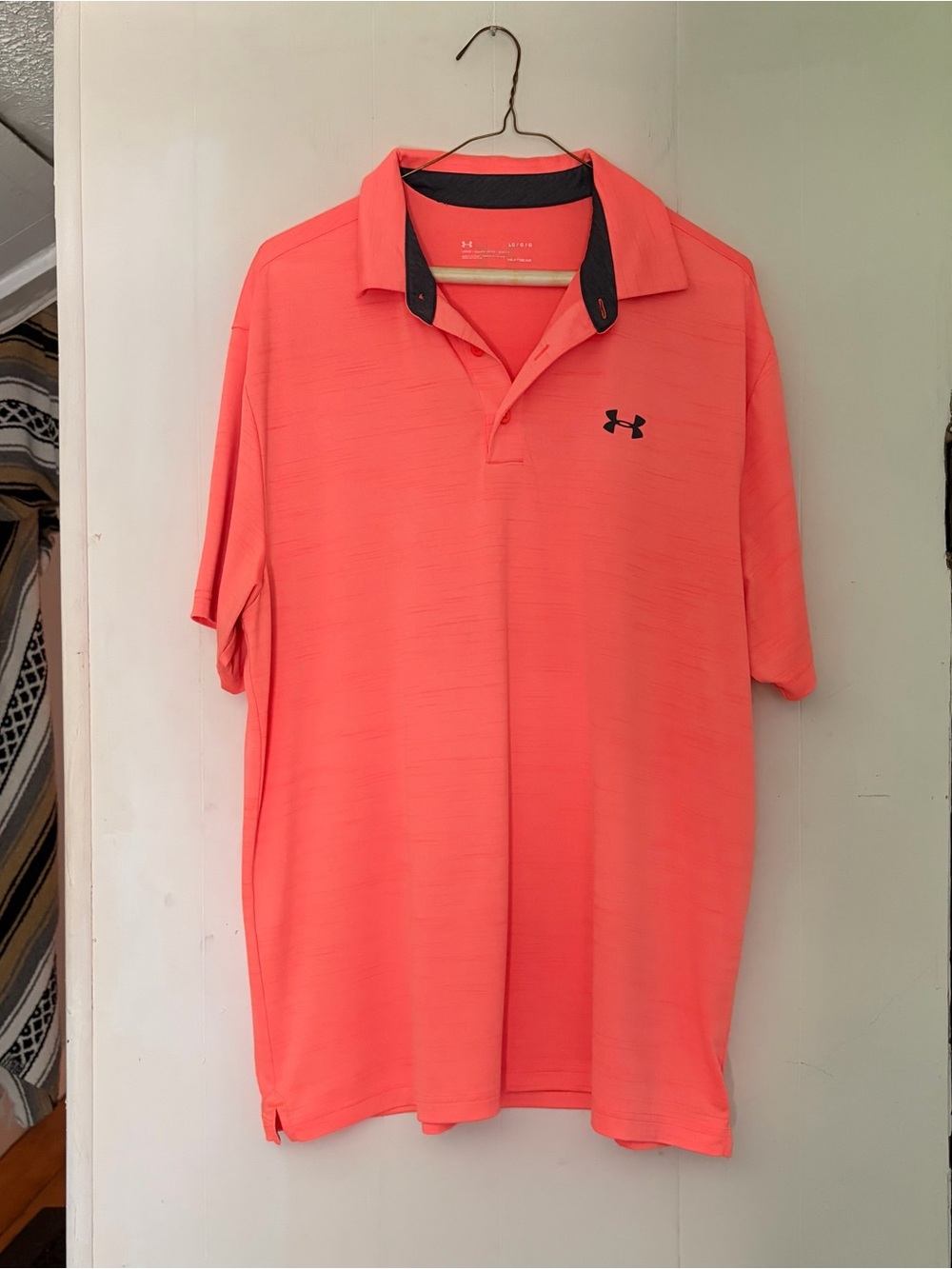 Bright coral men’s L under armour short sleeve golf shirt/polo shirt